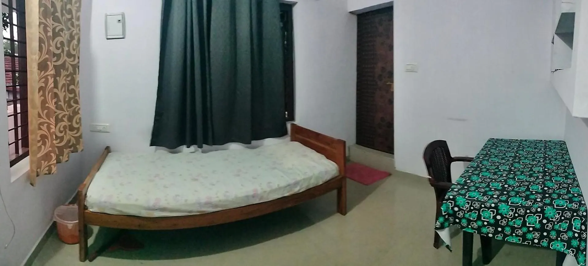Vadakkāncheri Aswathy Bhavan 0*,  הודו